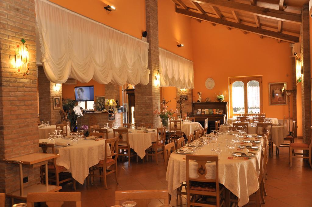 Agriturismo Corte Montini Villa Santa Giuletta Luaran gambar